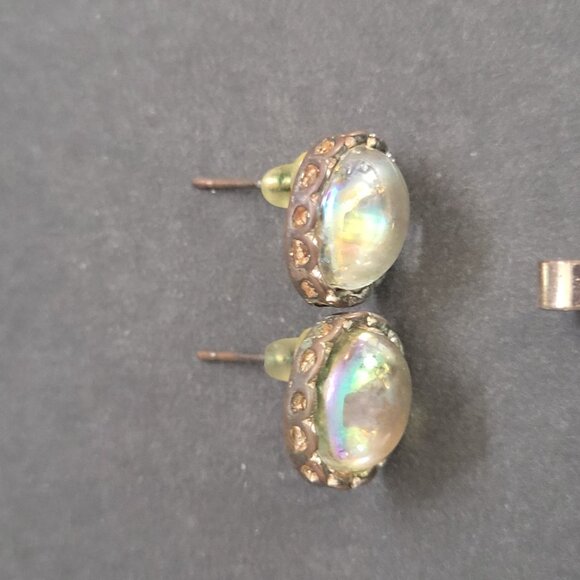 Oval Iridescent Glass Pendant & Stud Earrings Set With Bronze-Tone Metal - Picture 3 of 5